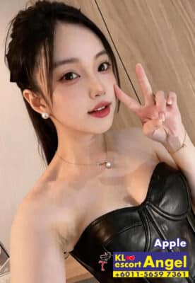 Attractive KL escort model posing elegantly in Kuala Lumpur – sexy girl KL premium companion