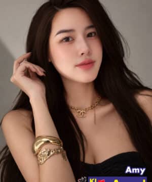 Charming model Amy available for twin towers hotel escort appointments.